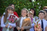 Подсказка: Наведите курсор на правую или левую сторону картинки, для просмотра следующего или предыдущего изображения.Вы просматриваете изображения из статьи:Школьная пораСкачать картинку - Угличская газета