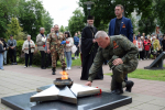 Торжественная церемония возложения цветов к Вечному Огню