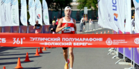 Около двух тысяч человек приняли участие в полумарафоне «Волжский берег» в Угличе - Uglich-Online.Ru